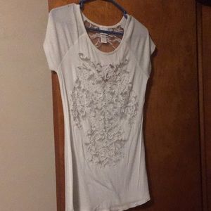 DayTrip brand white vneck